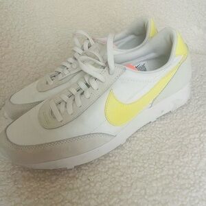 Nike Daybreak Sneaker